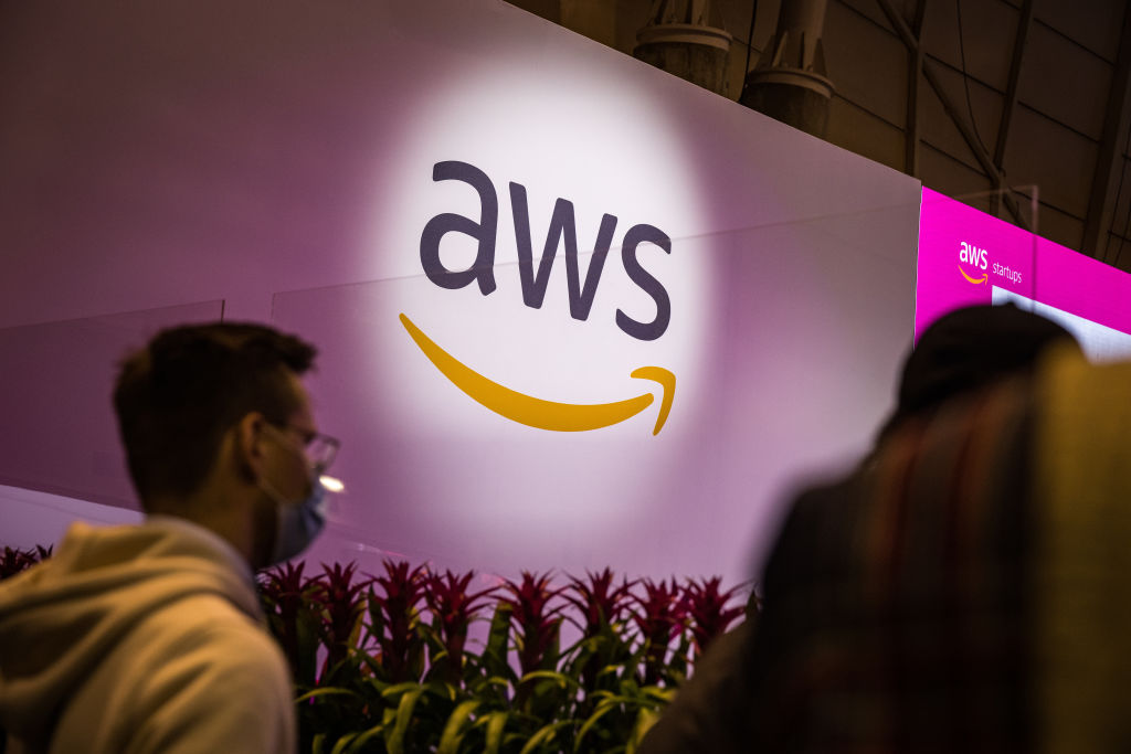 Recursive Amazon compute deal commits about $400 million to AWS