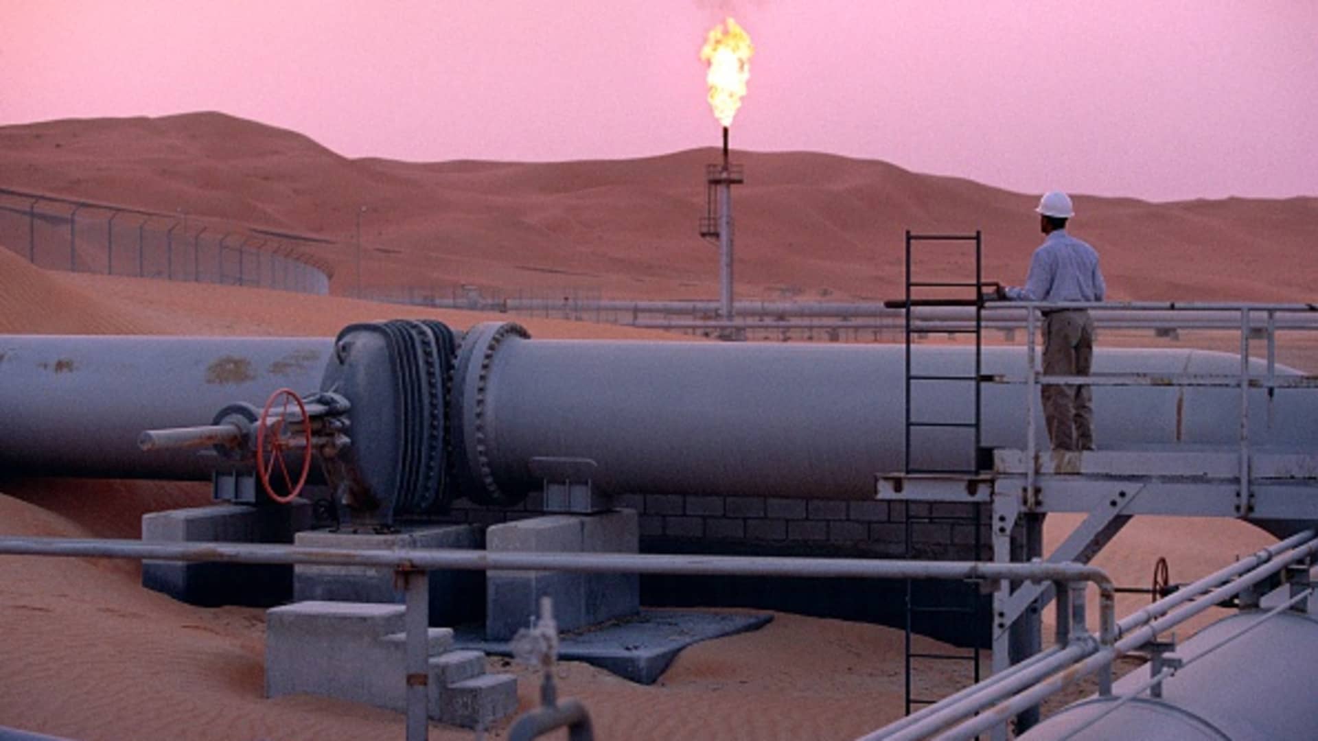 Saudi Arabia boosts SUMED pipeline oil flows as Red Sea risks rise