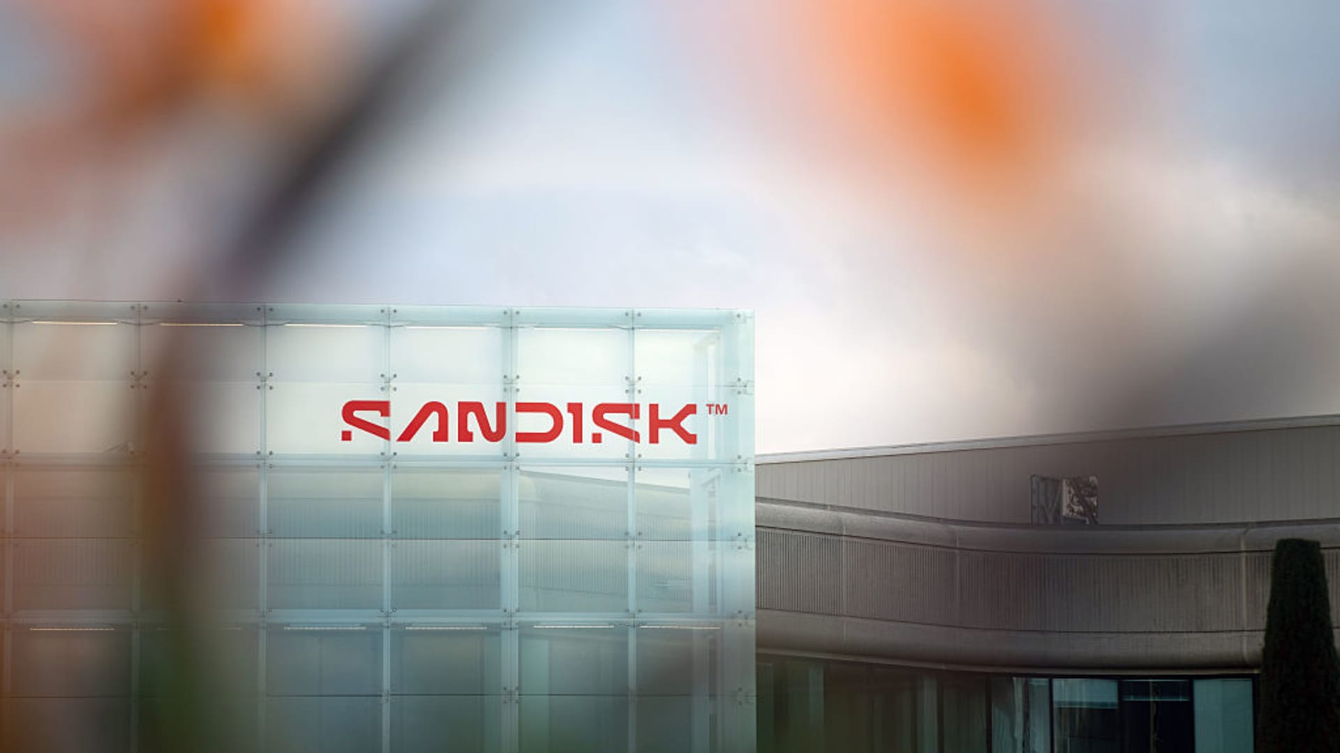 Sandisk Investor Day offers a bullish read-through for Micron
