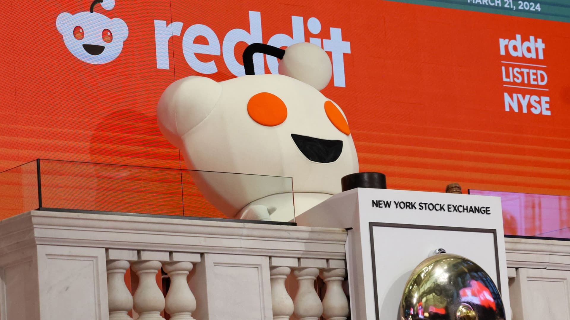Reddit stock rises 11% after reported S&P 500 inclusion