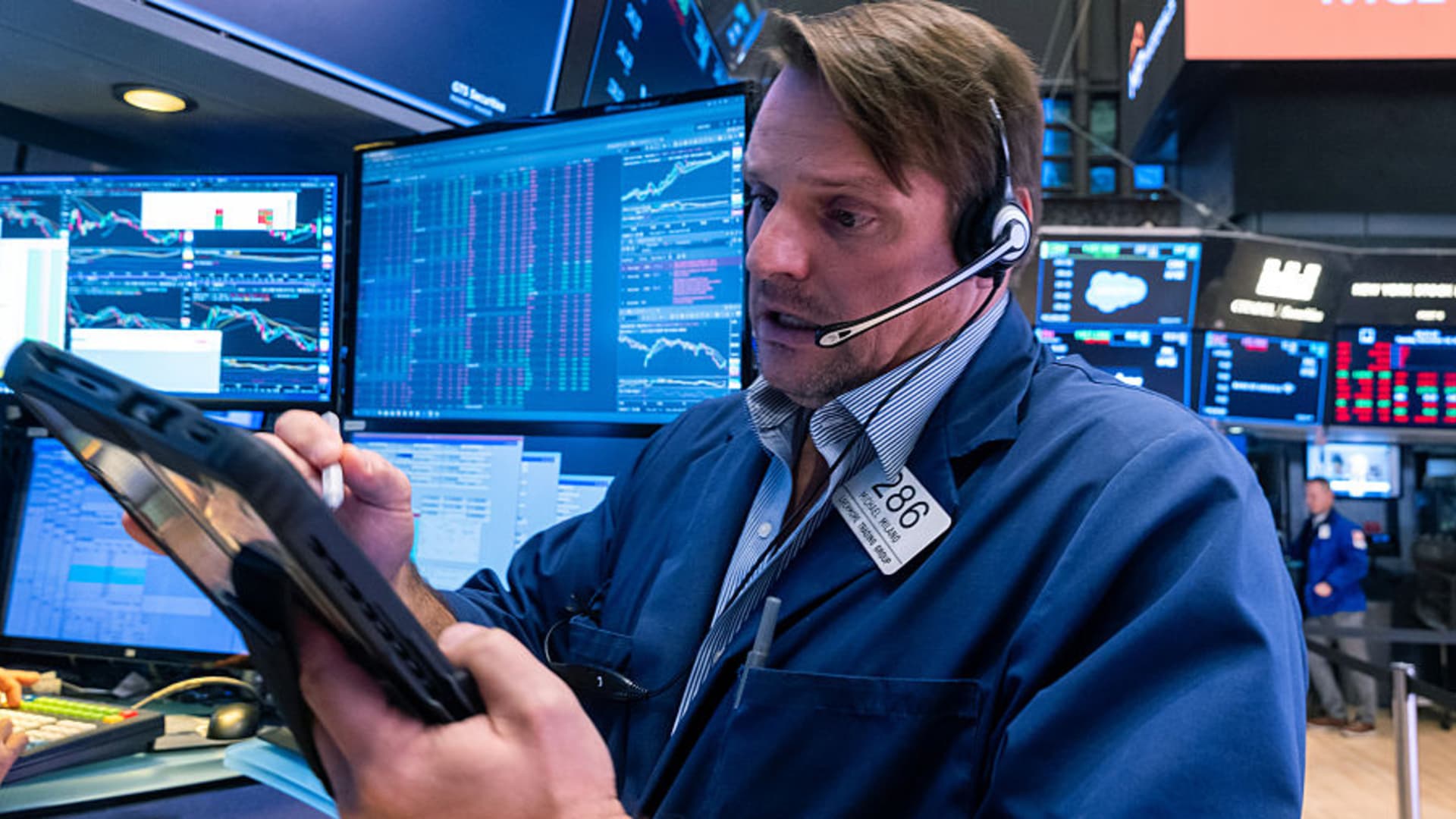 S&P 500 risk pivot comes into focus as stocks sell off