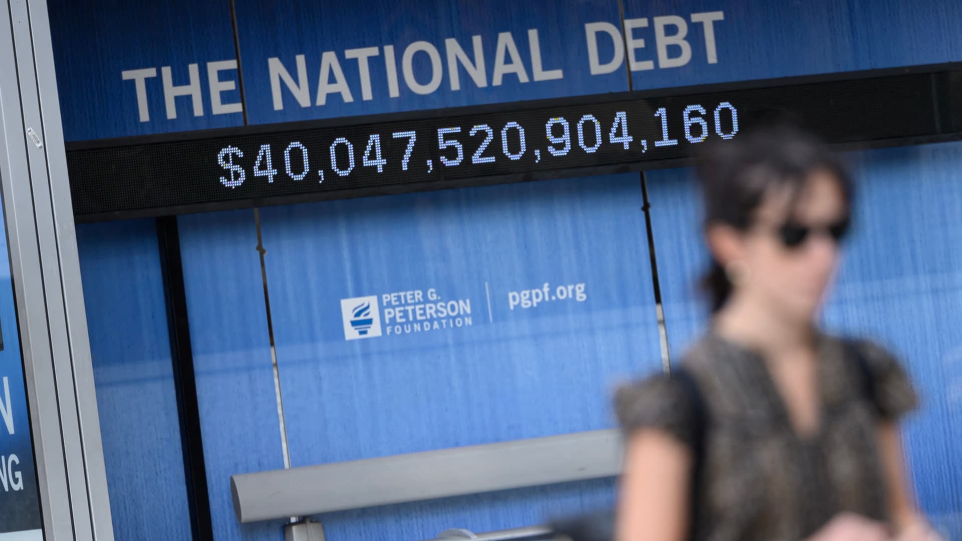 U.S. budget deficit reaches $1.992 trillion in fiscal 2026