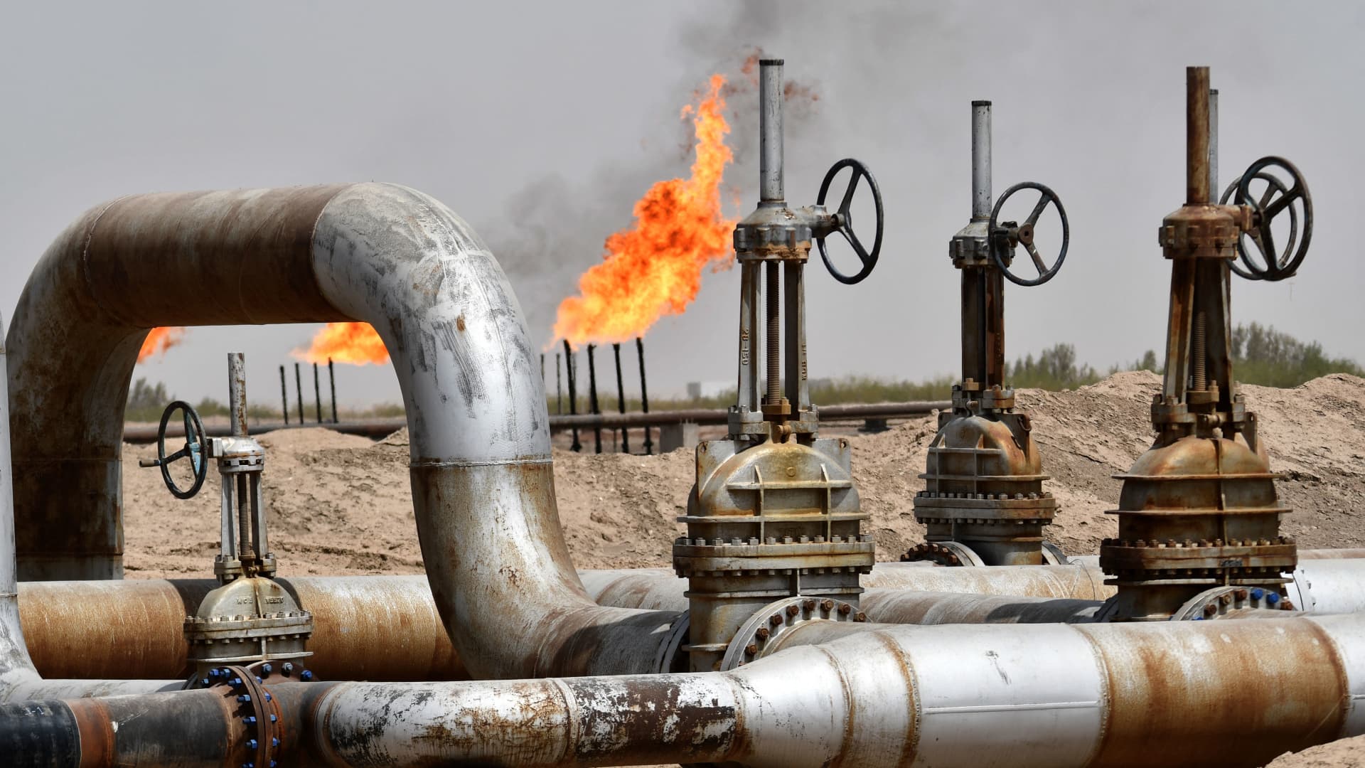Hormuz bypass pipelines may not remove Iran risk for oil exports