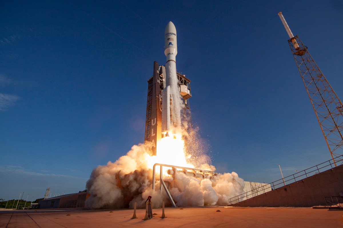 Amazon satellite phones plan would add 5,105 satellites by 2028