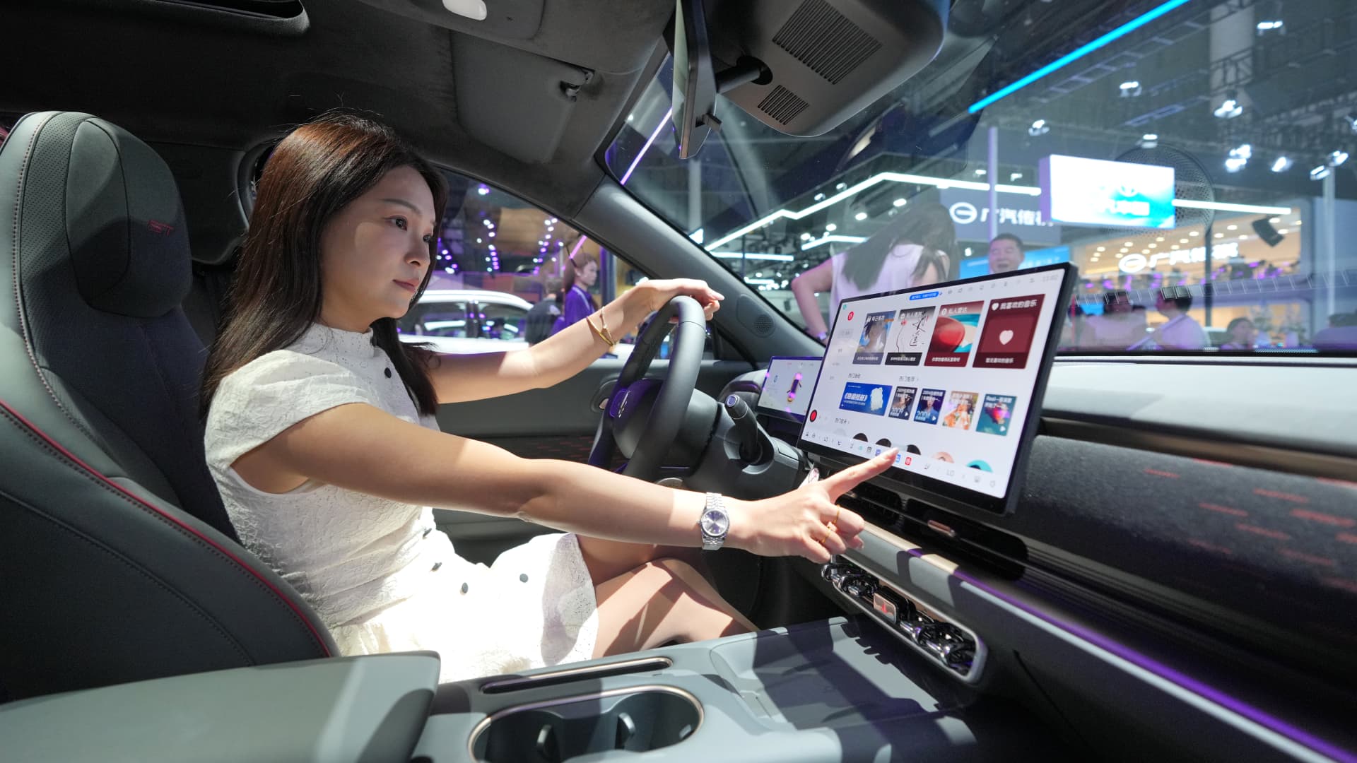 Car buyers put price first in the West and technology first in China