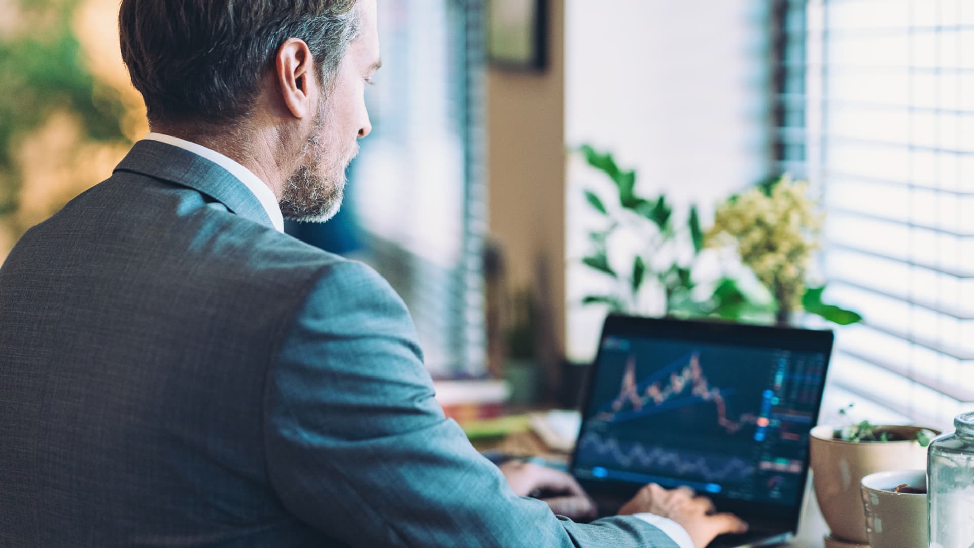 Donor-advised funds draw record pre-IPO share inquiries at DAFgiving360