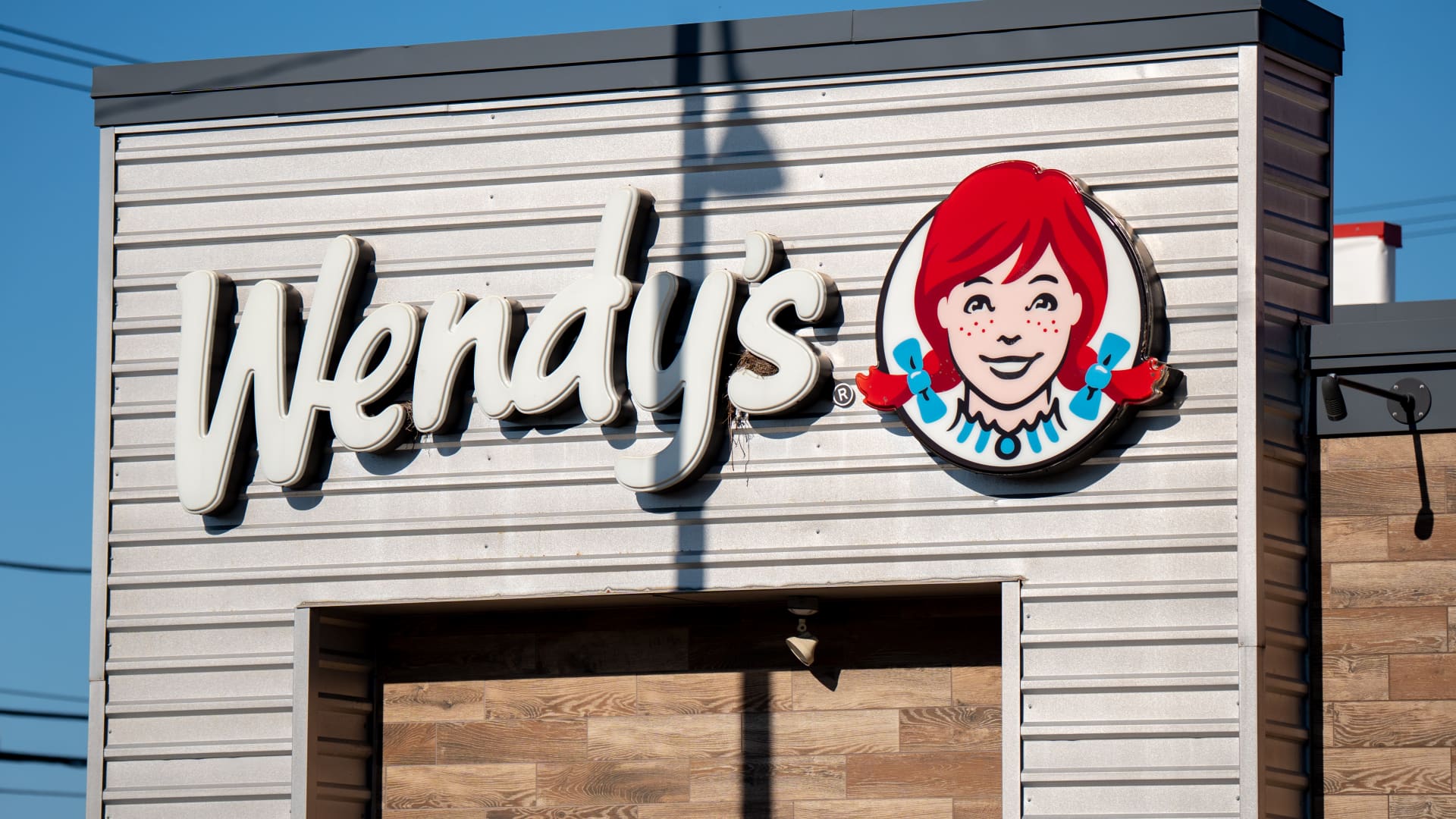Wendy’s takeover bid report sends shares up as much as 15%