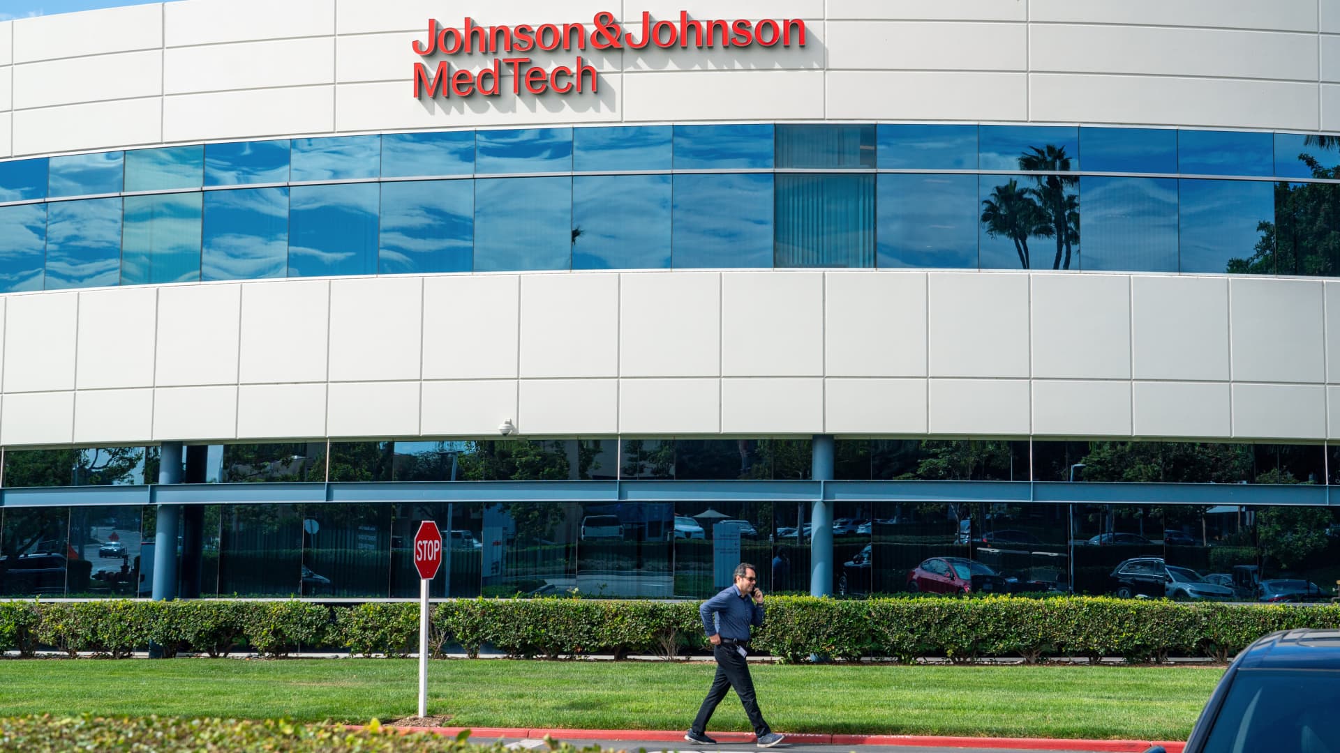 J&J wins FDA approval for Ottava robotic surgery system
