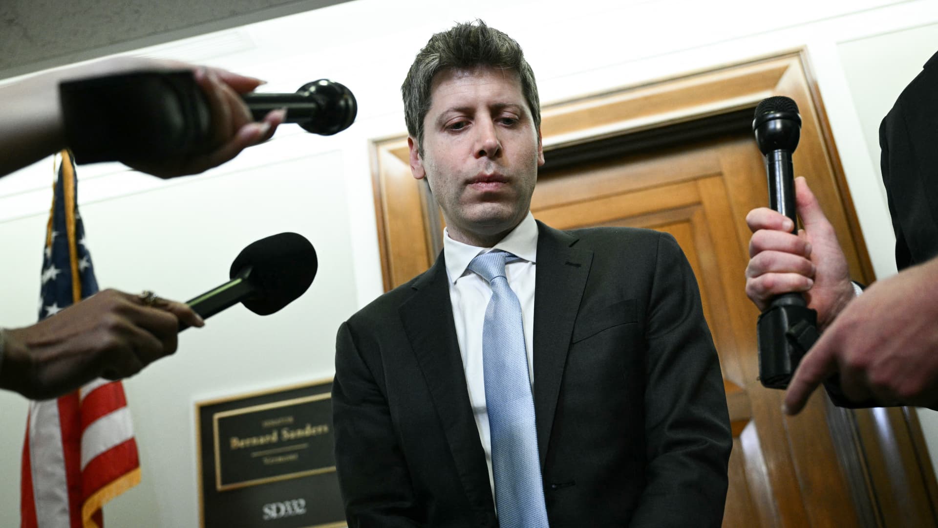 House Democrats seek AI testimony after reported cyber incidents