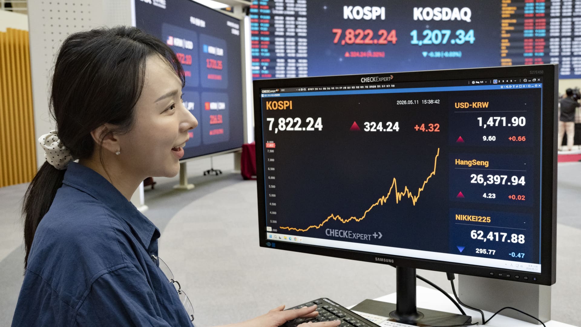 South Korean retail traders hit by leveraged chip-stock selloff
