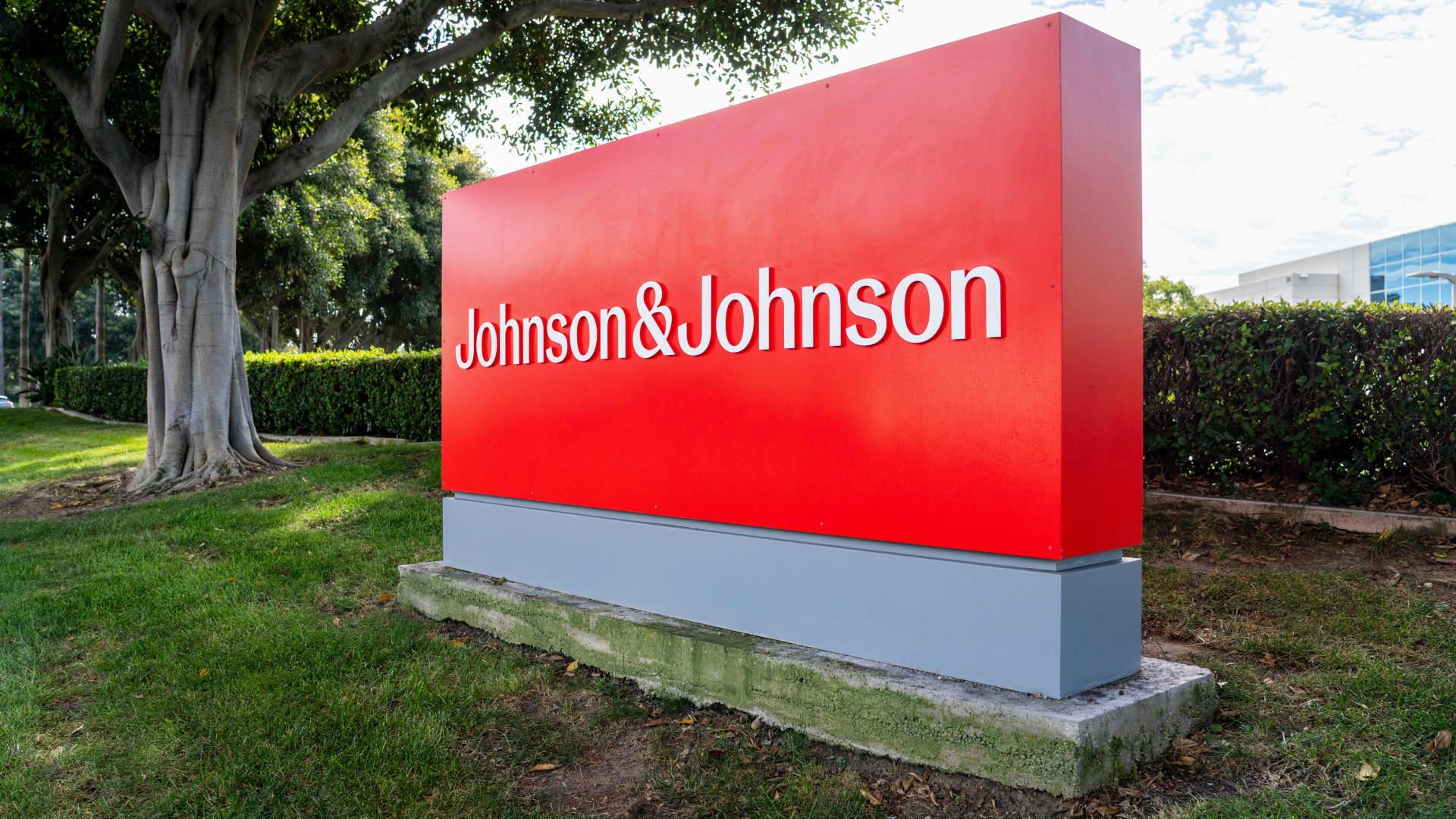Johnson & Johnson slips after earnings beat as guidance rises