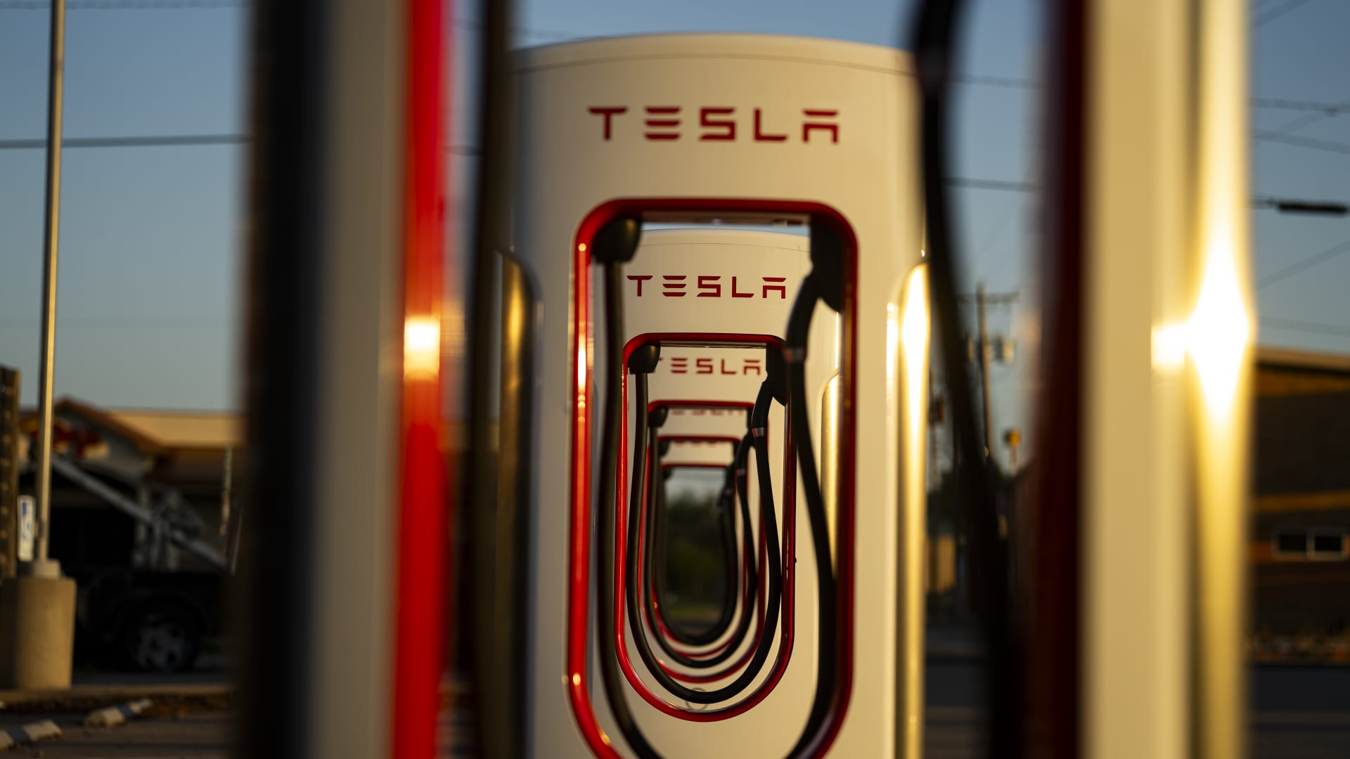 Tesla options price in the stock’s biggest earnings swing in a year