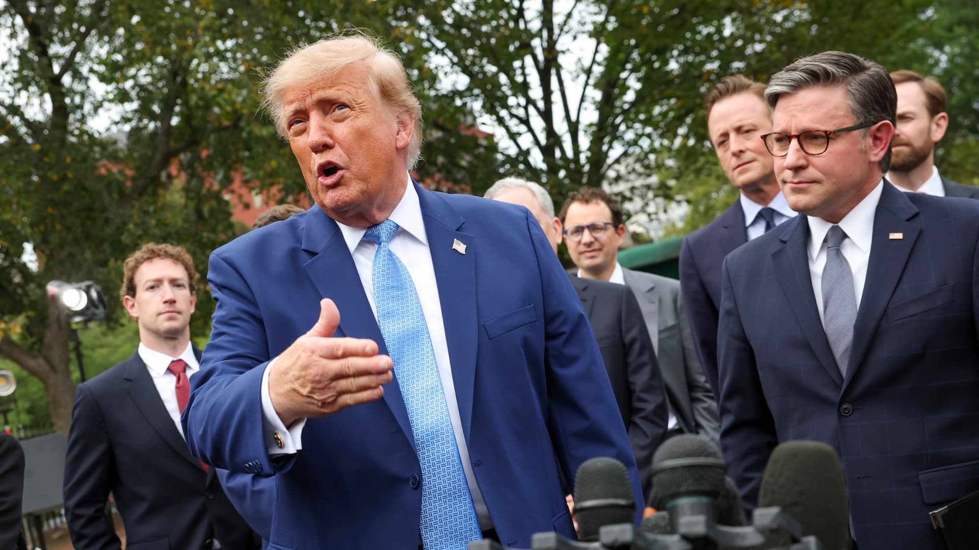 Trump orders executive branch to call AI ‘super intelligence’