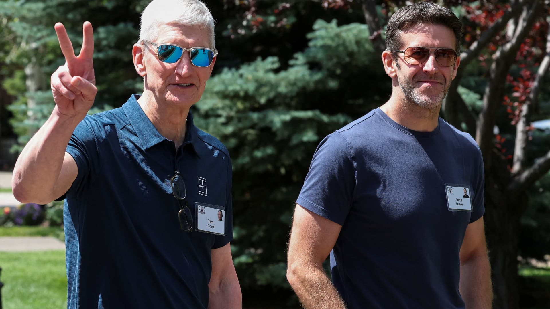Tim Cook last earnings call arrives as Apple stock hits record