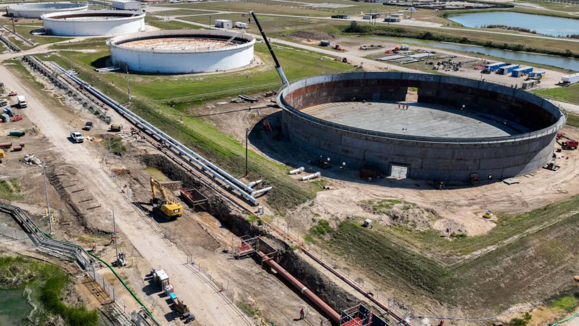 U.S. Strategic Petroleum Reserve falls below 300 million barrels
