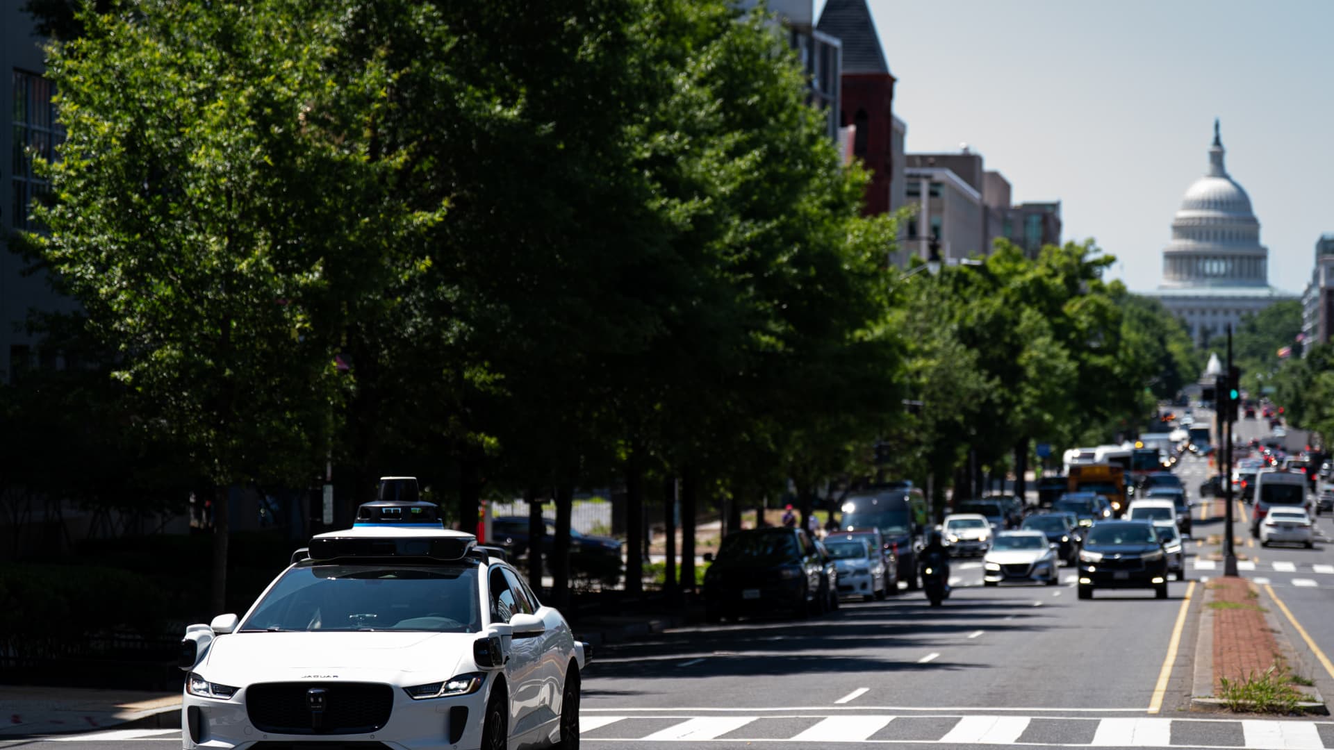 Uber-Waymo D.C. robotaxi bill fight puts drivers at center