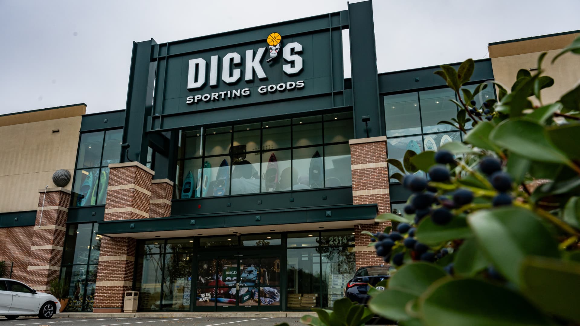 Dick’s Sporting Goods stock drops 30% as Cramer urges patience