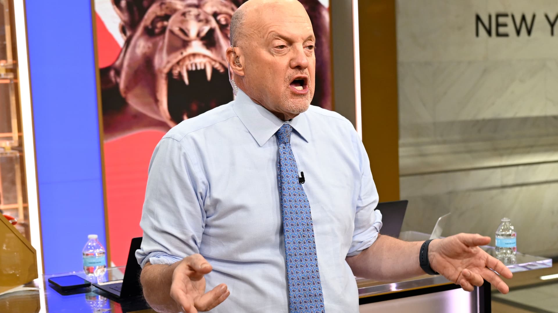 Jim Cramer says AI giants lifted indexes as Treasury yields climbed