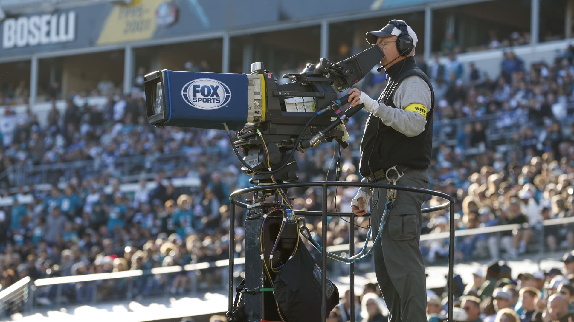 Fox will wait until closer to 2030 to revisit NFL media rights
