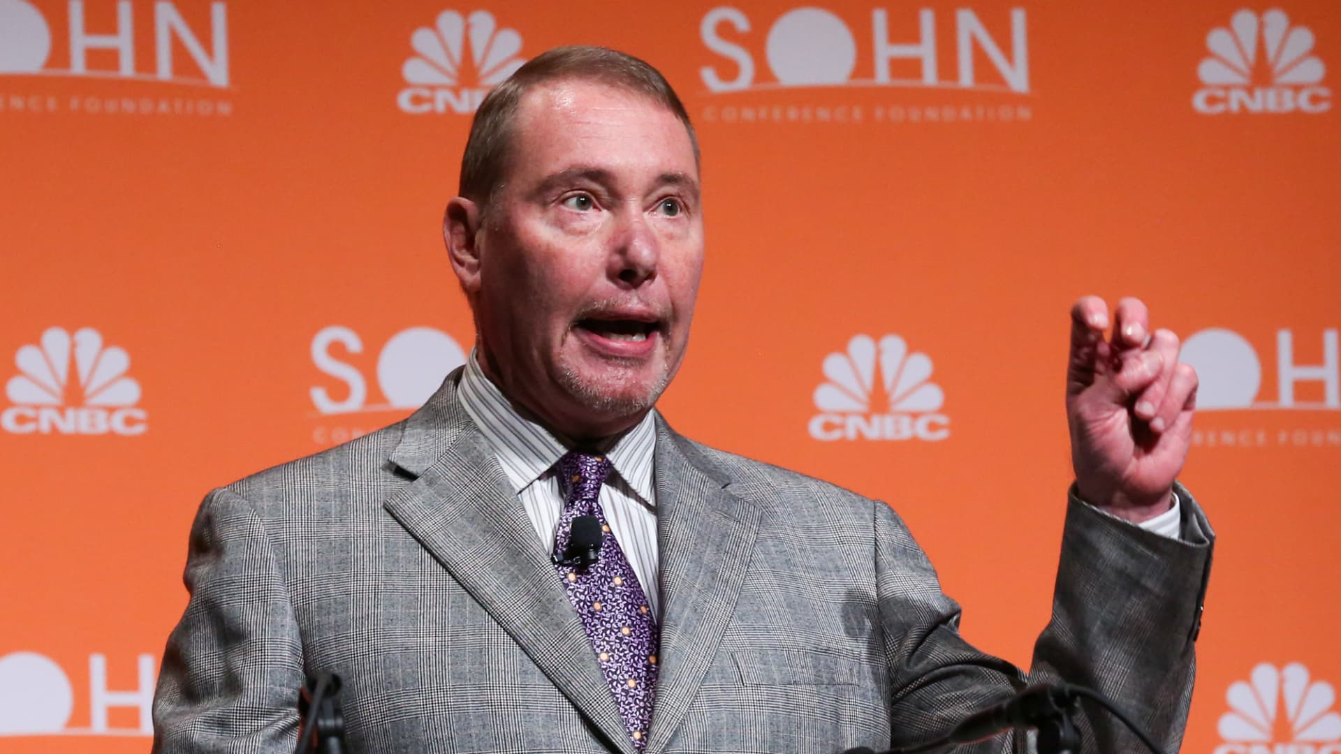 Jeffrey Gundlach says Fed rate pause clashes with bond market inflation signal