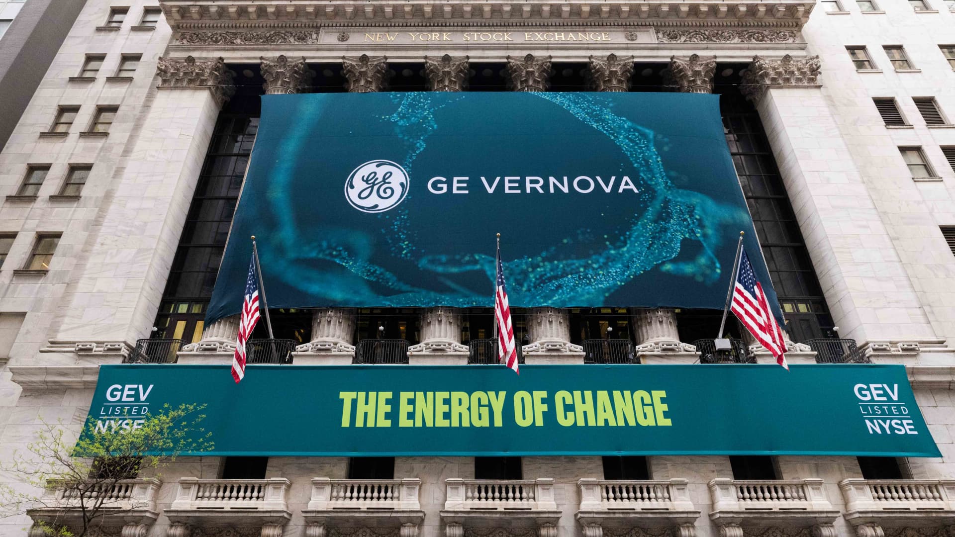 GE Vernova falls after EPS miss, even as orders nearly double
