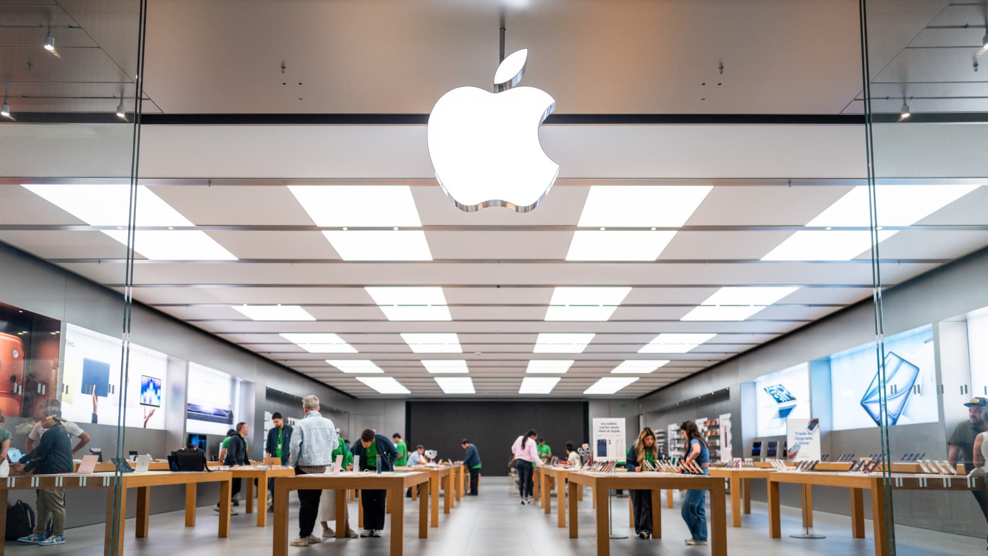 Apple rises after Citi lifts its target as tech stocks wobble