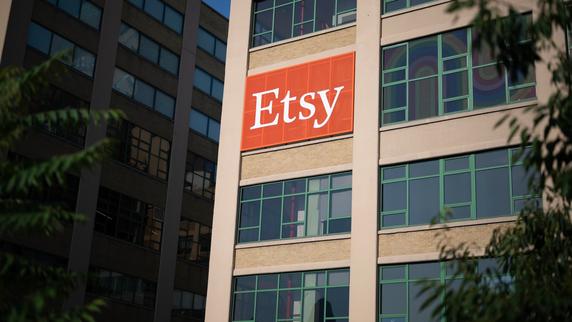 Etsy bans AI-generated recipes and patterns