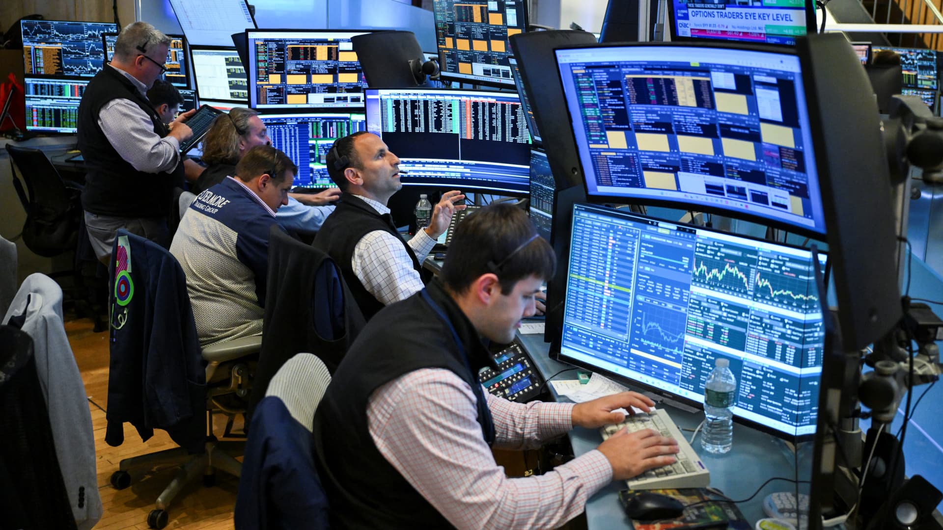 AI capex bond market anxiety rises after Alphabet spending hike