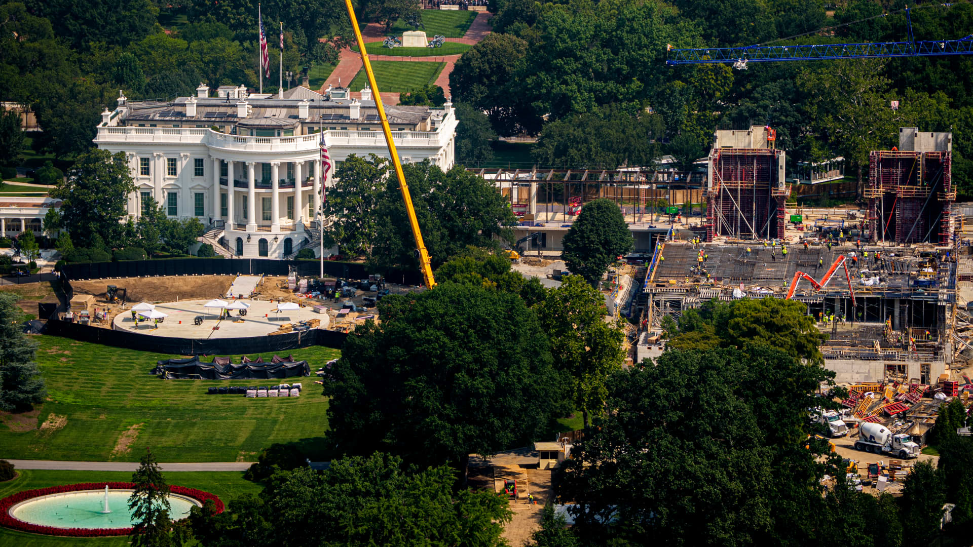 Trump asks Supreme Court to allow White House ballroom construction