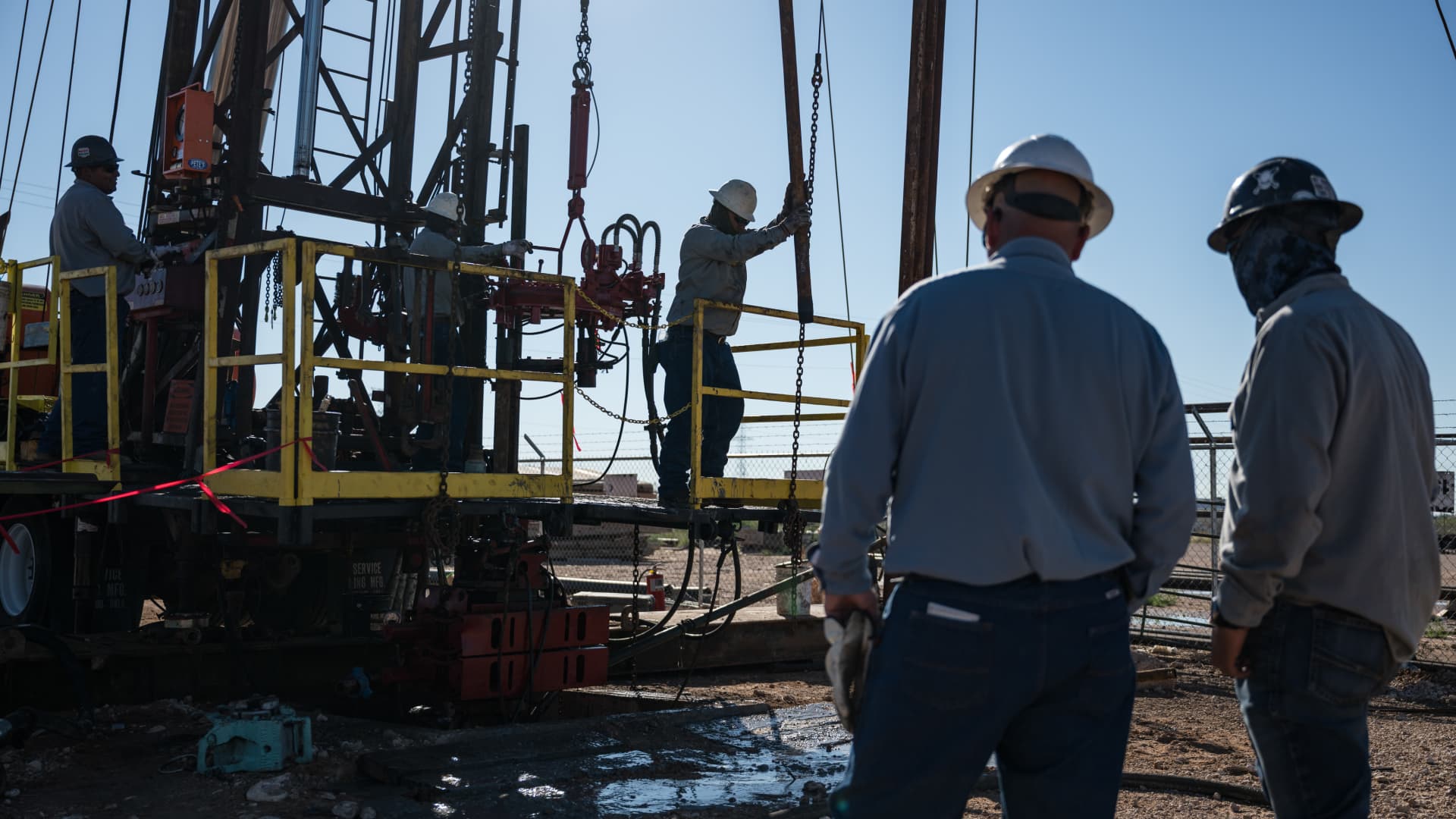 Oil prices drop on U.S.-Iran talks report backed by China