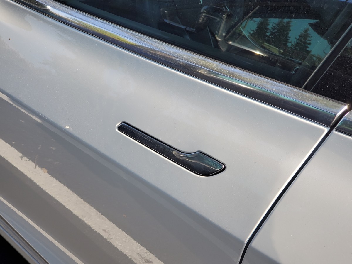 Tesla door handle rules move onto NHTSA agenda after safety complaints
