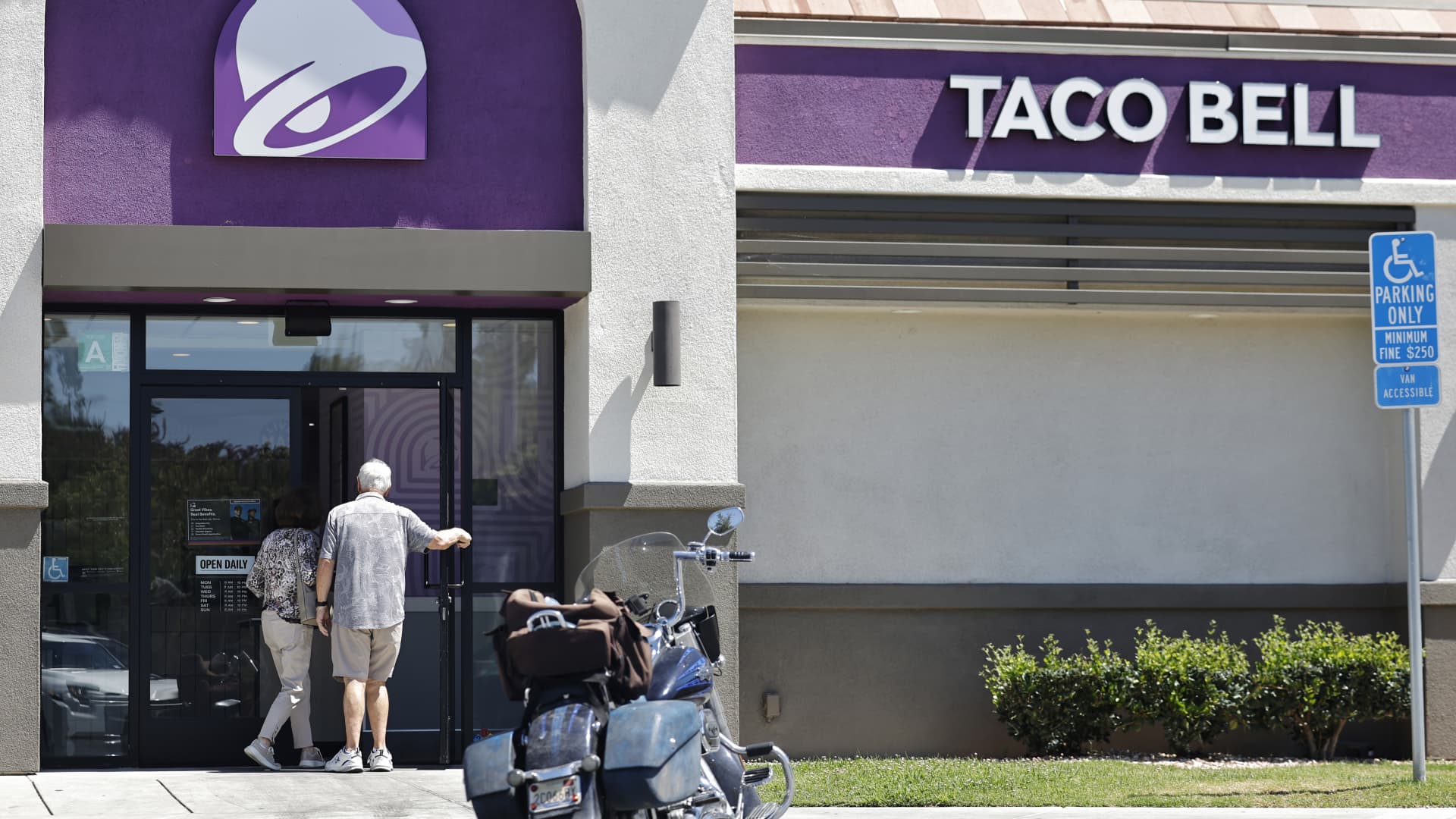 Yum Brands earnings face Taco Bell outbreak questions